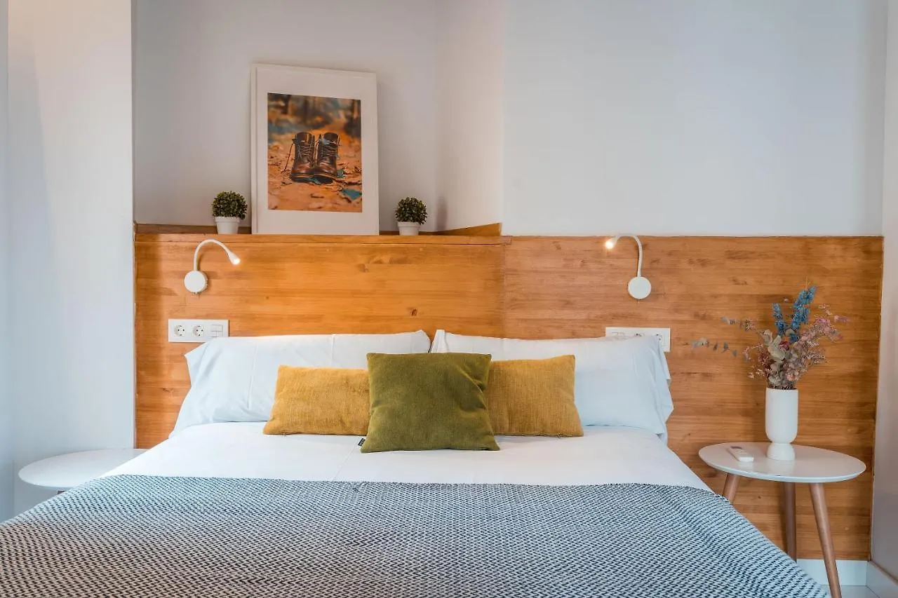 Qh Eme Suites Granada Apartment