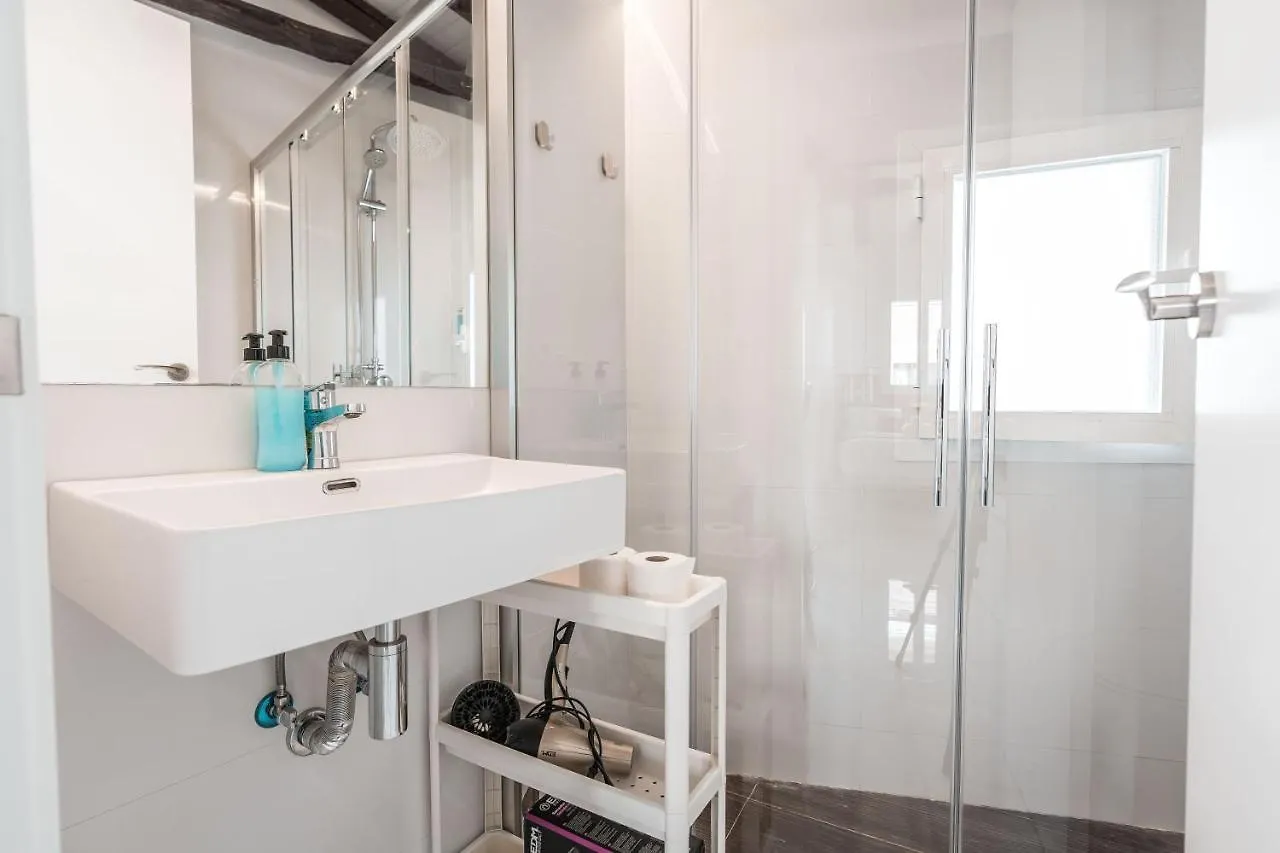 Qh Eme Suites Granada Apartment