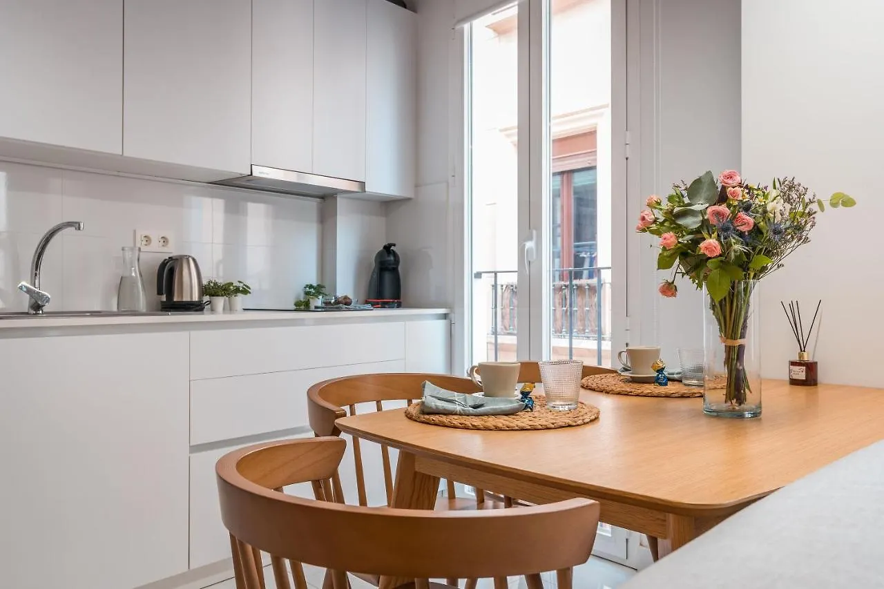 Qh Eme Suites Granada Apartment